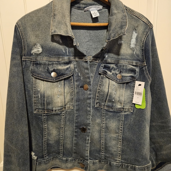 NWT Lane Bryant Short Denim Jean Jacket with Distressing - Picture 6 of 8